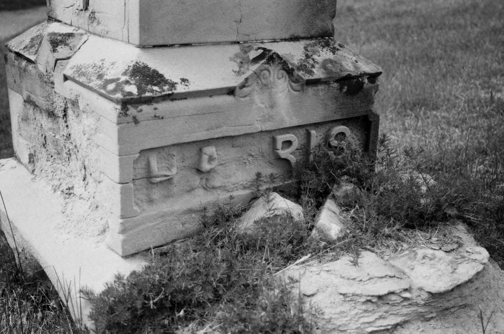 damaged headstone at Union Cemetery