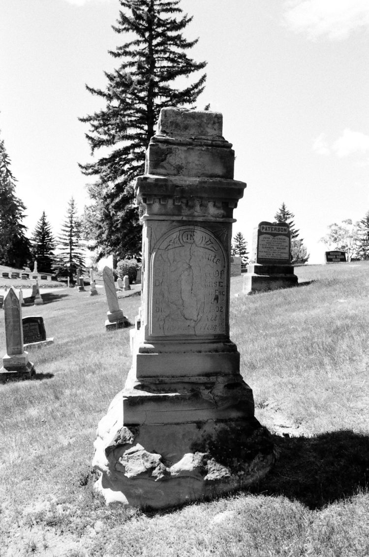damaged headstone at Union Cemetery