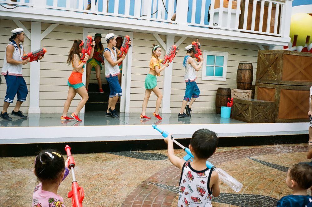 children with water guns at Ocean Park, Hong Kong