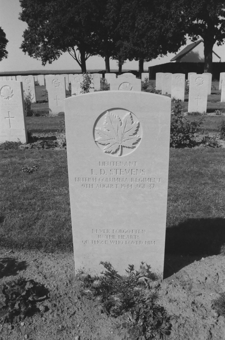 Grave of Lt. L. D. Stevens, British Columbia Regiment (RCAC), Bretteville-sur-Laize, France