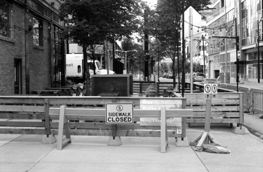 sidewalk closed sign