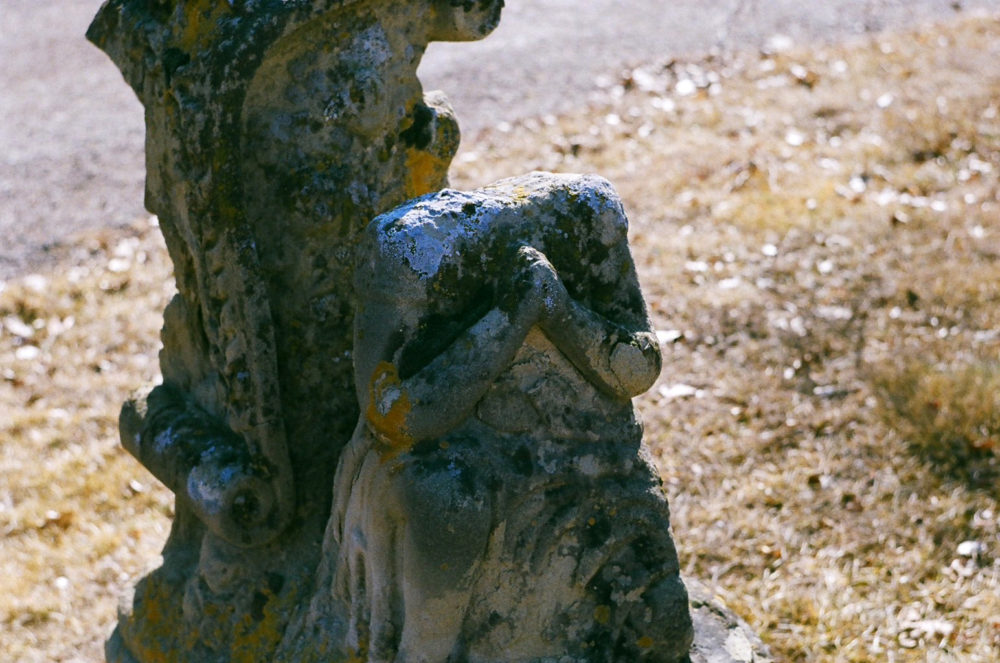 headless cherub at Union Cemetery