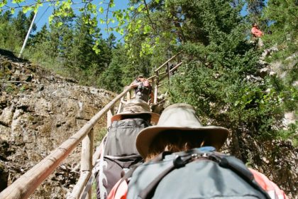 hiking Grassi Lakes