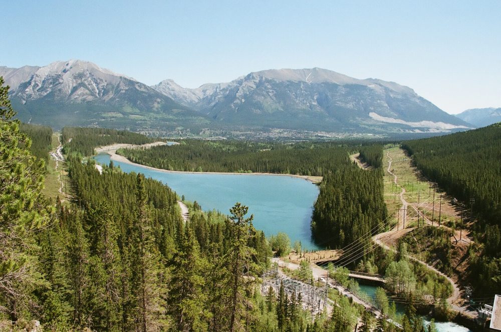 hiking Grassi Lakes