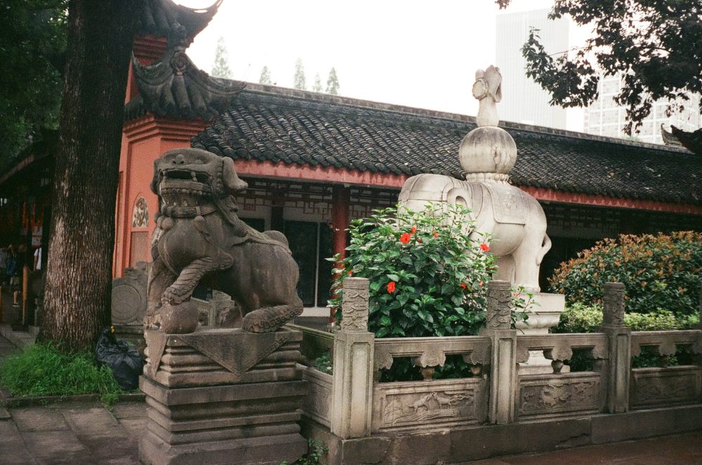 sculptures, Chengdu monastery