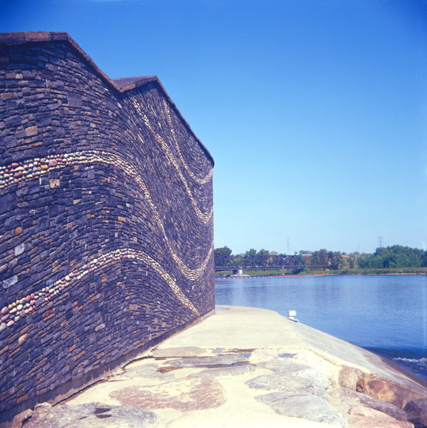 wall of Harvie Passage Lookout